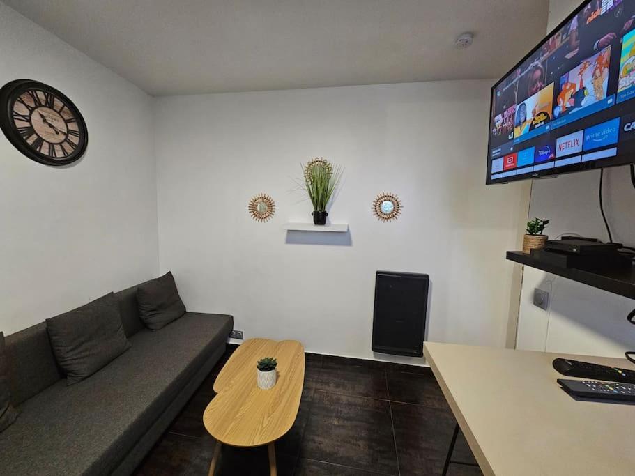 Appartement Proche Metro Paris 펜틴 외부 사진